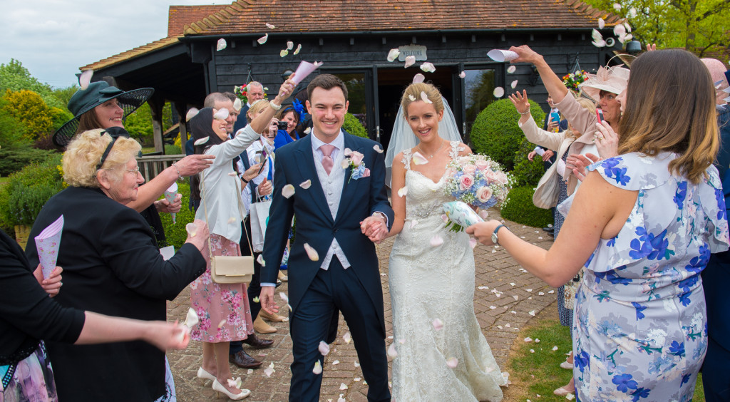 Old Essex barn | wedding photography in Essex