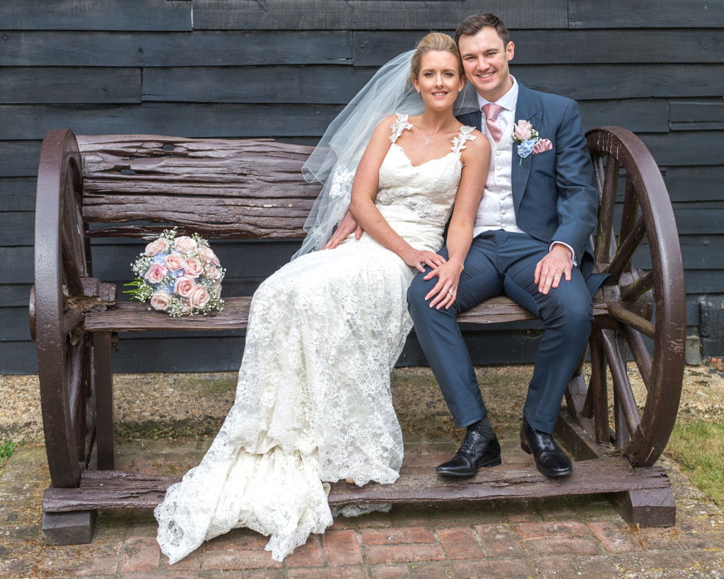 Old Essex barn | wedding photography in Essex