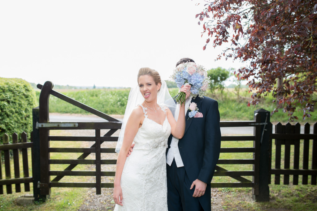 Old Essex barn | wedding photography in Essex